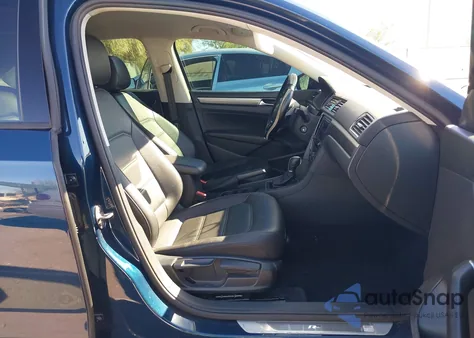 2018 Volkswagen Passat 2.0T R-Line/2.0T S из США, поврежденный, VIN 1VWAA7A39JC041758